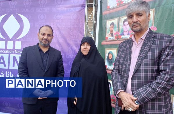 قاب‌هایی از خروش نسل بیدار