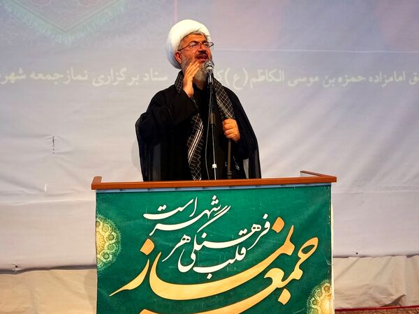 نماز جمعه در کاشمر 