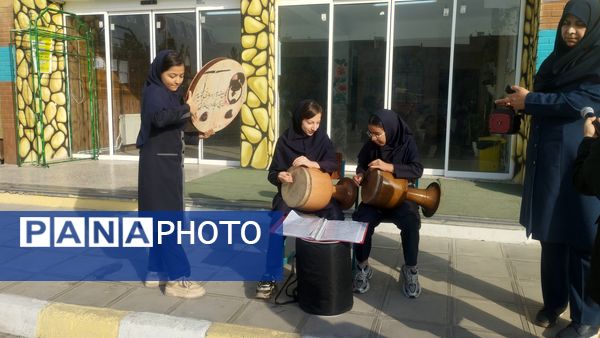 دور همی دخترانه همزمان با هفته بهداشت روان در دبیرستان فرهنگیان 