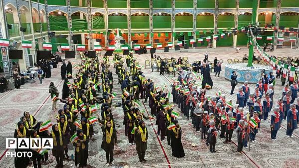 جشن بیست‌وهفتمین سالگرد تاسیس سازمان دانش آموزی توسط پیشتازان یزدی