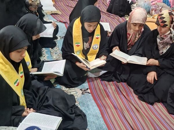 ثبت خاطرات شیرین در اعتکاف دانش‌آموزی