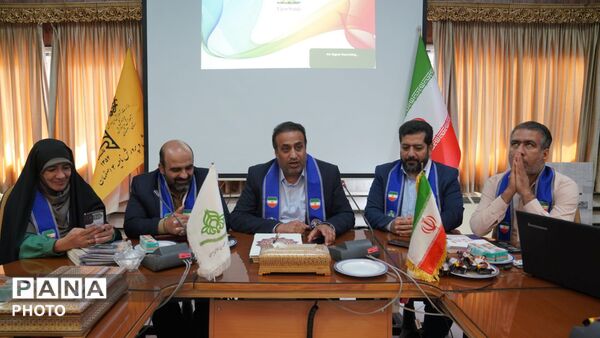 مراسم تجلیل از مربیان برتر پیشتاز و خبرنگاران فعال ناحیه چهار 