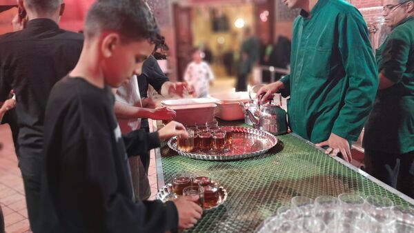 خدمت رسانی صادقانه، چایخانه حضرت زهرا (س)