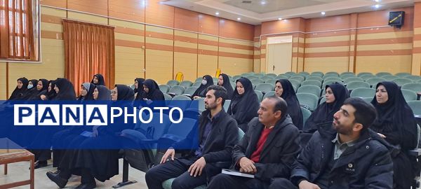 طرح فرهنگی آموزشی معلم زمینه ساز در منطقه زرین آباد 