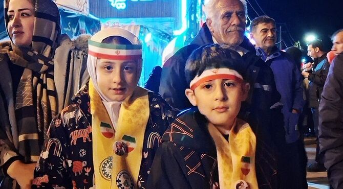 وقتی نسل آینده، پرچم ایران را به دوش می‌کشد