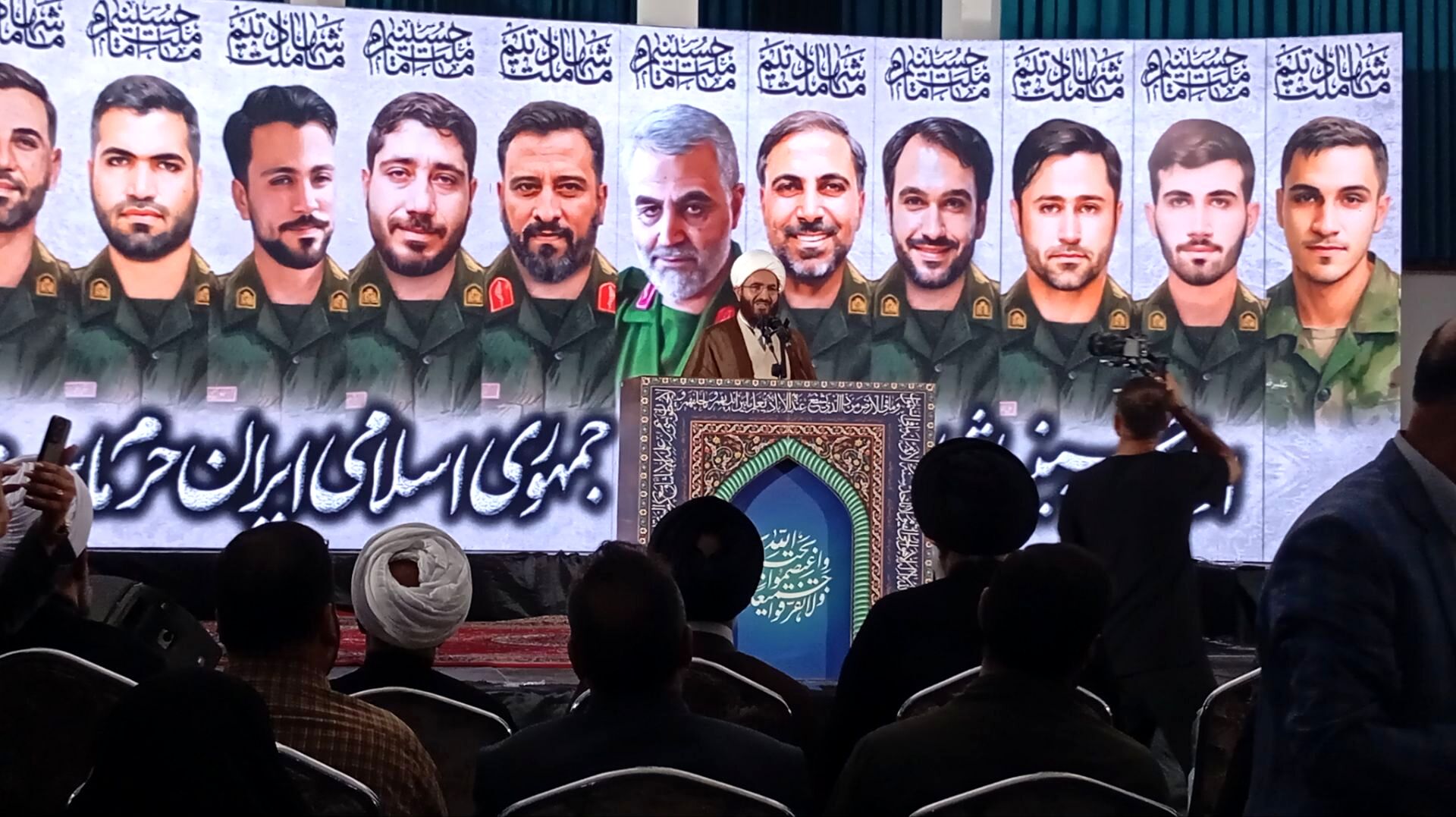 نماز جمعه یک پدیده تمدنی و الهی است