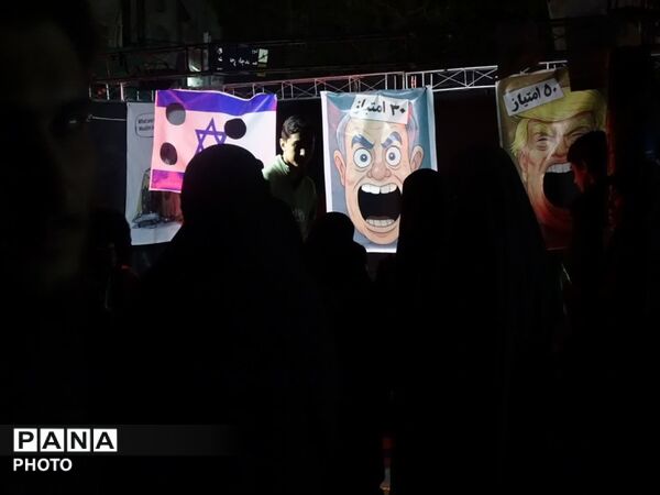  برپایی غرفه‌های نوجوانان در شب‌های راهپیمایی 