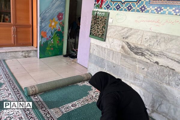 اجرای طرح غبارروبی و زیبا سازی نمازخانه در دبستان هدی شهر قدس با محوریت دوباره قرارمون مدرسه 