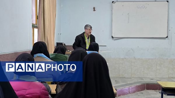 کارگاه آموزشی یاورمربیان پیشتازان سازمان دانش‌آموزی شهرستان نظرآباد