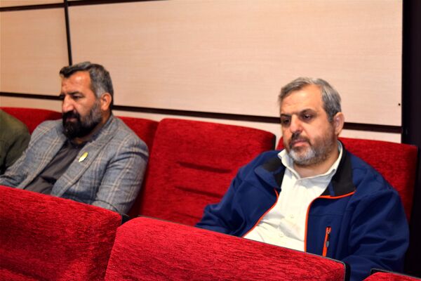 نشست توانمندسازی مدیران منطقه ۱۴ با محوریت مدیریت مدرسه‌محور و تحول آموزشی