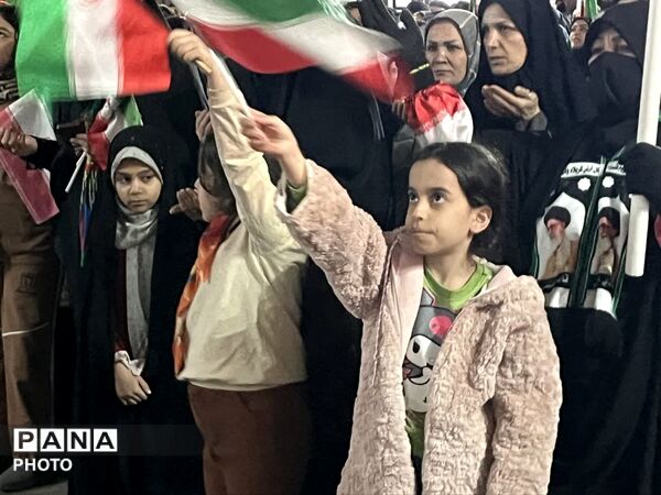 خروش محله به محلهٔ مردم کمال‌شهر در سی‌وششمین شب اقتدار