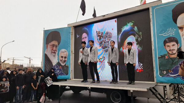 مراسم بزرگداشت شهدای خدمت با حضور نوجوانان انقلابی