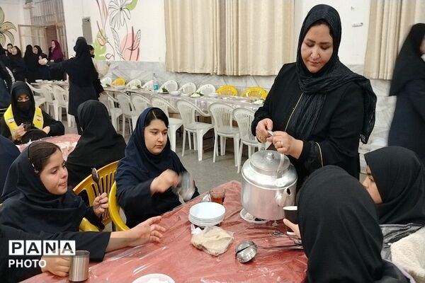ضیافت افطاری در آموزشگاه شهید مجید دهنوی نیشابور