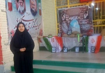 گرامیداشت هفته دفاع مقدس در مدرسه شاهد بروجرد با حضور رزمندگان ارتش
