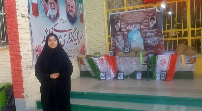 گرامیداشت هفته دفاع مقدس در مدرسه شاهد بروجرد با حضور رزمندگان ارتش
