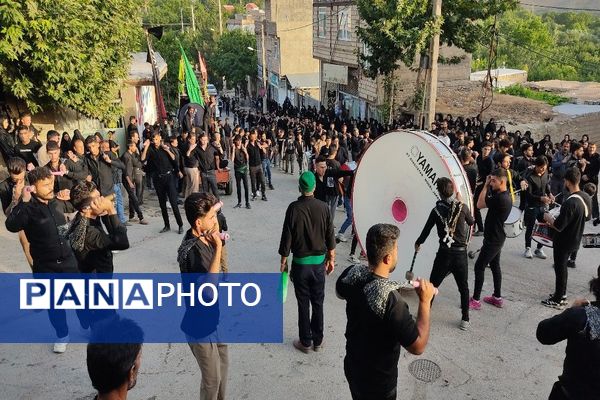 مراسم عزاداری و زنجیرزنی هیئات مذهبی شهر بار در روز تاسوعا حسینی 