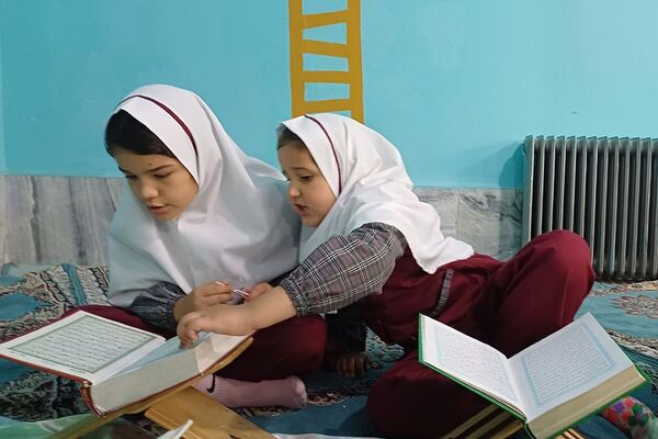 برگزاری محفل انس با قرآن کریم در دبستان ستایش شهریار