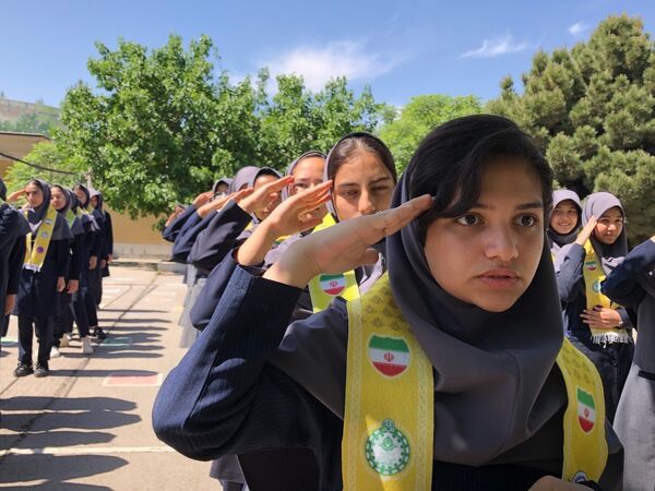 بازدید ارزیاب سازمان دانش‌آموزی کشور از دبیرستان تشکیلاتی المهدی ناحیه ۵ مشهد