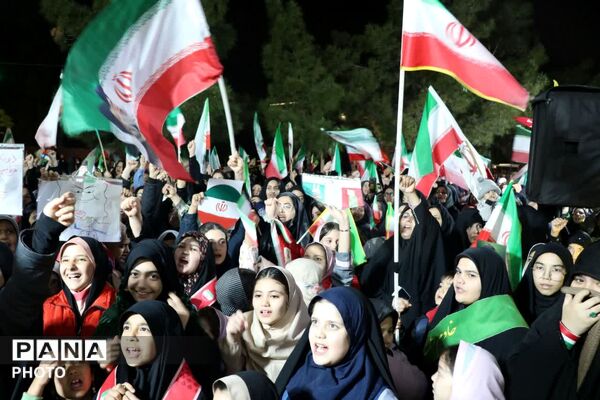 گرامیداشت چهلمین روز دانش آموزان شجره طیبه میناب در مشهد