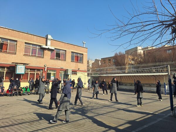 فجرانه ورزشی در دبیرستان حضرت ولی عصر (عج)