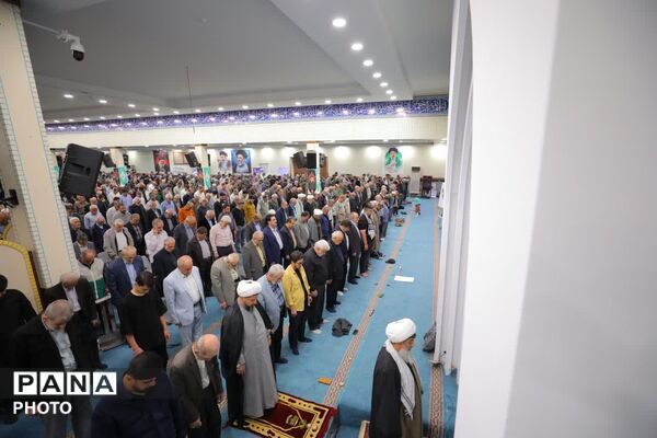 نماز عبادی و سیاسی  مردم شهرستان ساوجبلاغ 