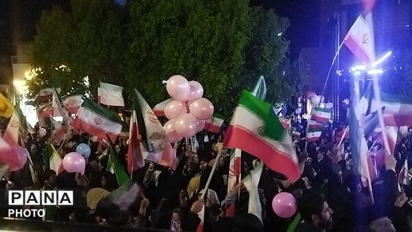 دختران نیشابوری در صف اول تجمعات-۱