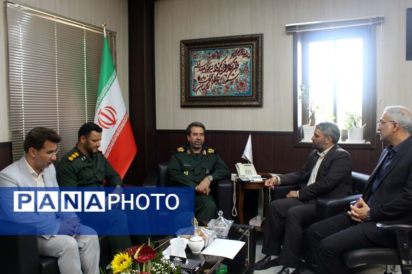 دیدار فرمانده سپاه سیدالشهدا (ع) استان تهران با مدیرکل آموزش و پرورش شهرستان‌های تهران به‌مناسبت هفته معلم