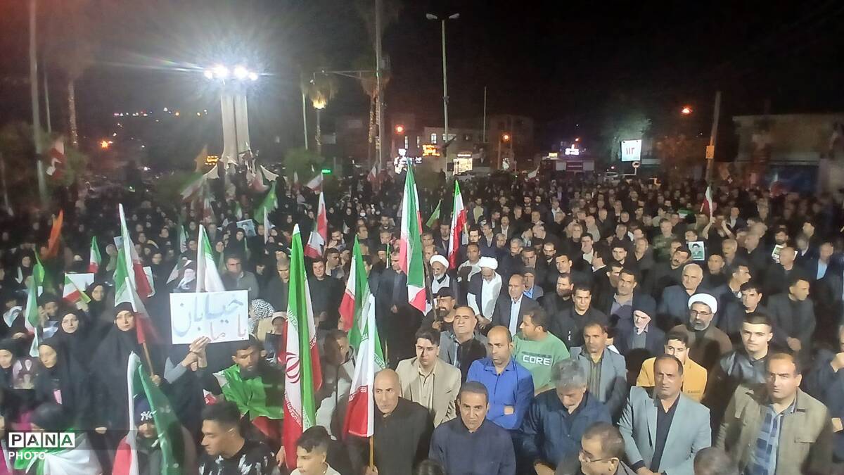 مردم پلدختر در حمایت از انقلاب هر شب  در خیابان هستند
