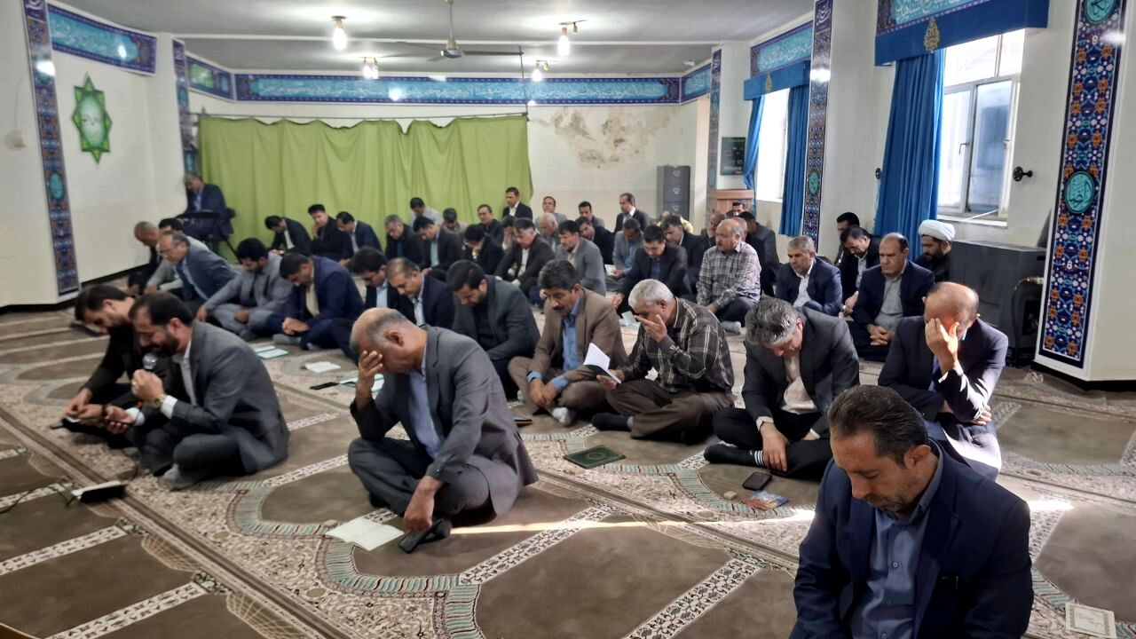 برگزاری مراسم زیارت عاشورا  در آموزش و پرورش کهگیلویه و بویراحمد به یاد  دو قاضی خدوم این استان و شهادت امام صادق (ع)