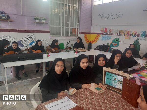 مسابقات حافظ خوانی در دبیرستان شهید محمدی پور خلیل آباد