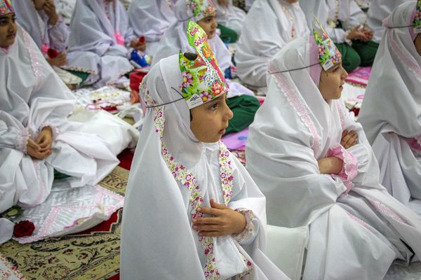 جشن تکلیف ۶۰۰دانش‌آموز دختر گتوندی