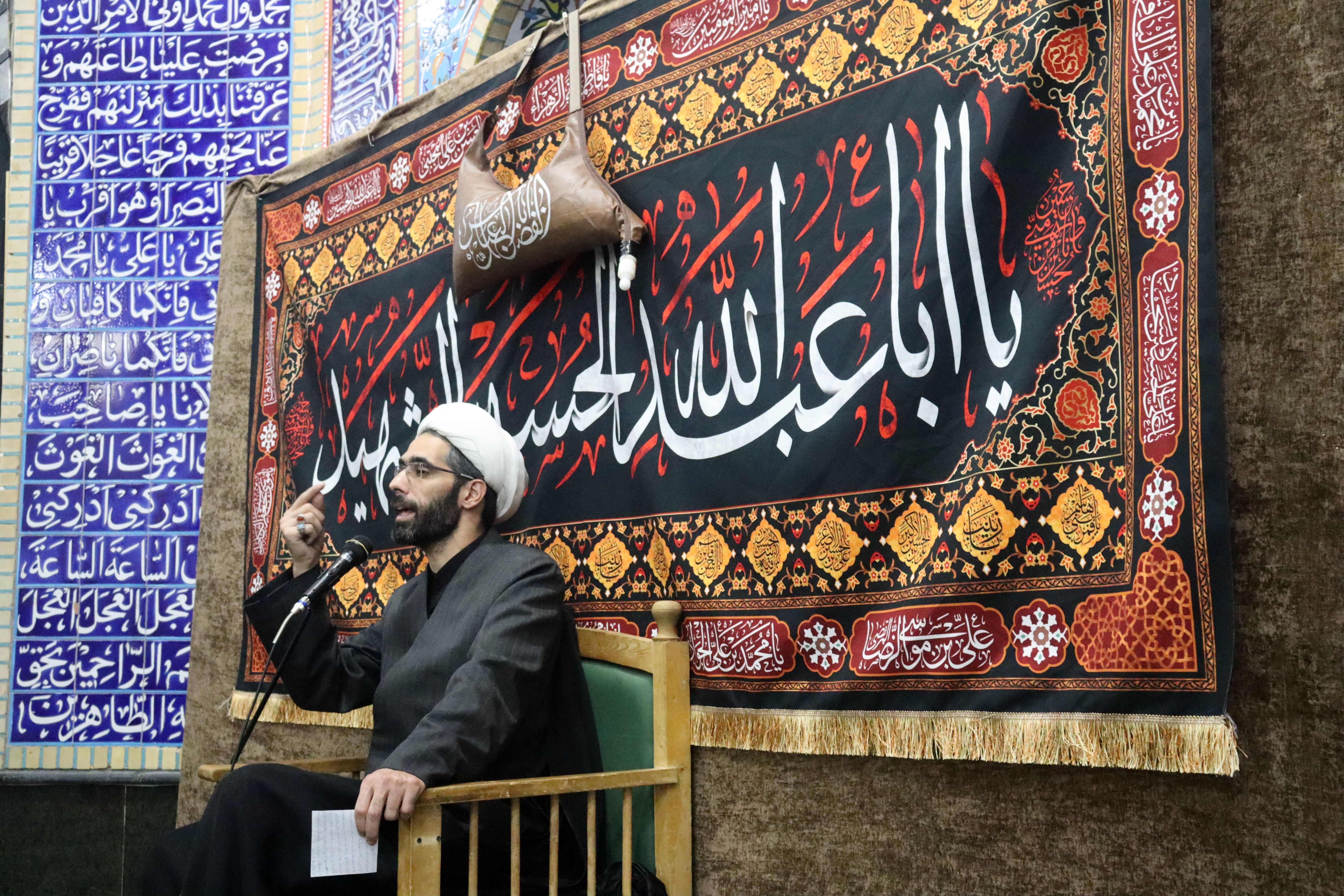 سخنرانی همزمان با شب‌های محرم در مسجد حضرت صاحب الزمان(عج)