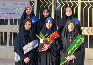 دیدار اعضای انجمن اسلامی دبیرستان فاطمه الزهرا آشخانه با مادر شهید احمد فخر فاطمی 