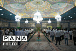  جشن تکلیف ۱۲۰ نوجوان پسر در حرم حضرت معصومه(س)