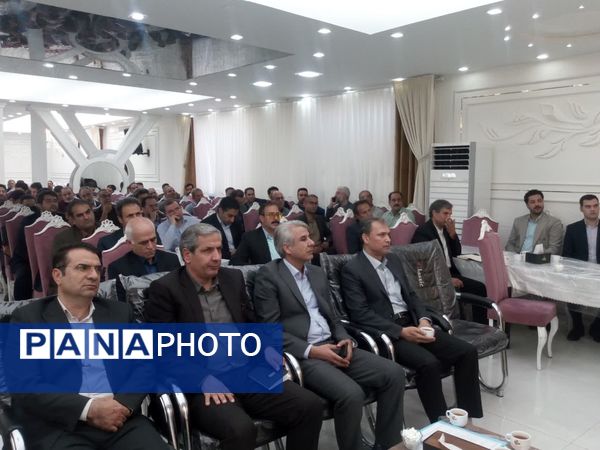 ویژه برنامه در مسیر دانایی در کاشمر