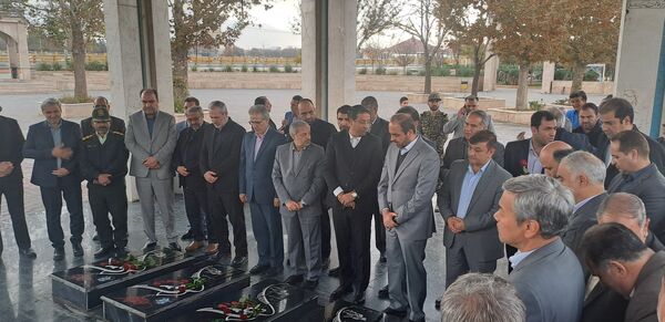 مراسم استقبال از وزیر آموزش و پرورش در گلزار شهدای نیشابور 