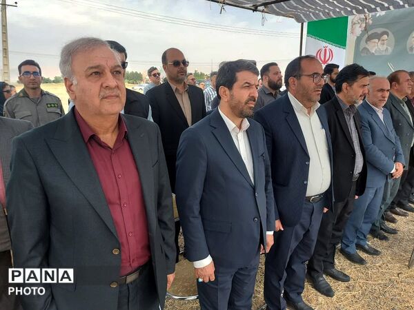 آغاز عملیات احداث کارخانه فرومنگنز و شهرک گلخانه‌ای در اسدآباد