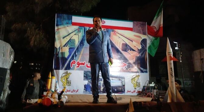 روایتی از شبی پرشور در فلکه سوم تهرانپارس