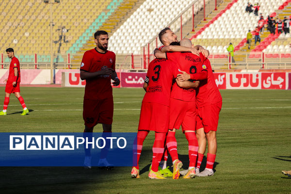 بازی جام حذفی تراکتور و  گل‌گهر سیرجان