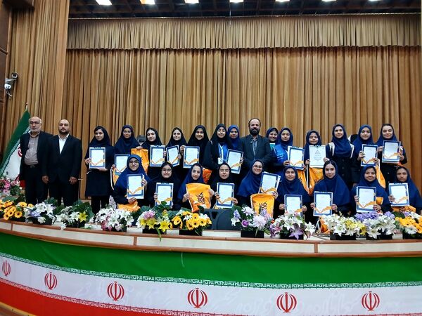 اختتامیه مسابقات «کتاب‌نوش» و «پرسش مهر» و رونمایی از دوره جدیدمسابقه پرسش مهر ریاست جمهوری در کانون شهید فهمیده کرج 