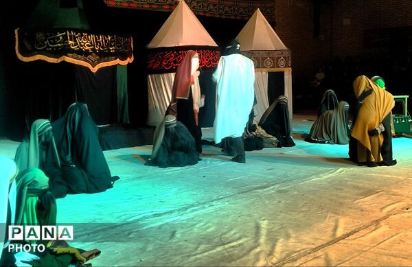 شب نخست نمایش آیینی «زخمی‌ترین یار زینب(س)» در کمالشهر کرج 