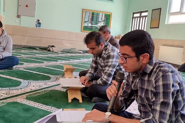 محفل انس با قرآن در مدارس رودهن به یاد سیدحسن نصرالله 