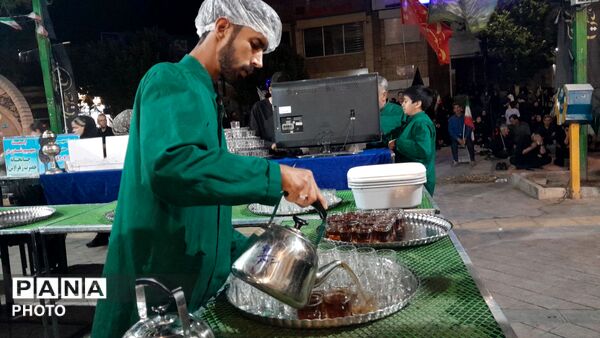 چایخانه حضرت زهرا (س) عطر و بوی دل‌انگیزی میدهد 