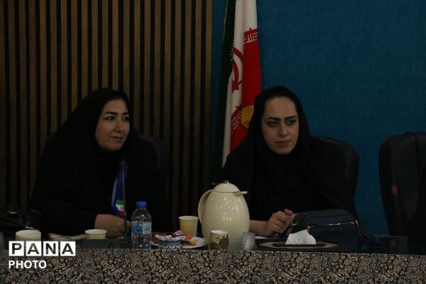 بررسی راهکارهای تقویت شبکه پانا در نشست رابطین استان یزد