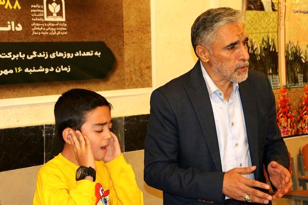 برگزاری محفل انس با قرآن کریم در دارالقرآن آیت‌الله قرائتی شهرری