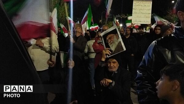از پیر تا کودک برای حفظ  وطن آمدند-۱
