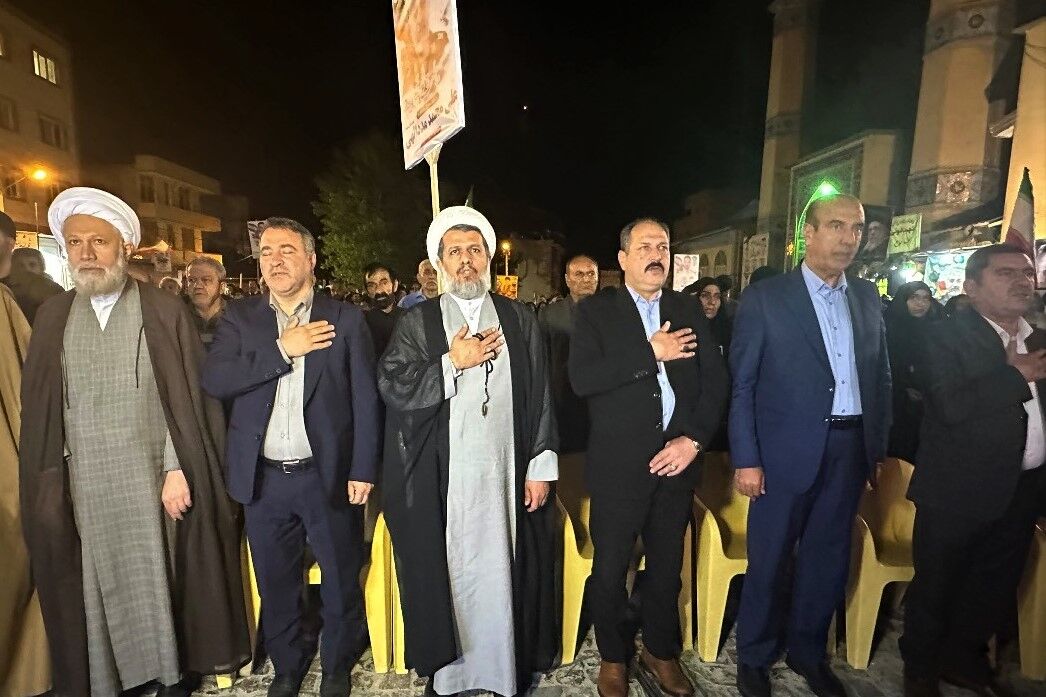 ملت ایران با تهدید و فشار از مسیر شهدا عقب‌نشینی نمی‌کنند