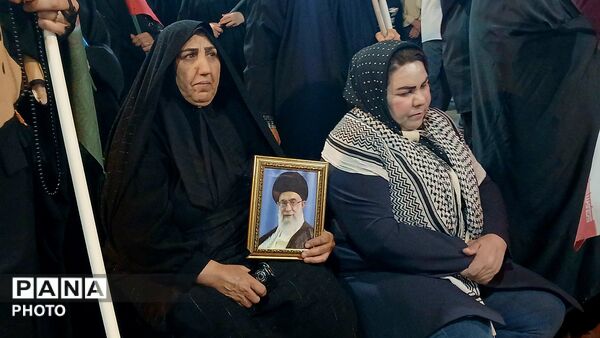 پیمانِ دوباره مردم خرم‌ آباد با آرمان‌ های رهبر شهید