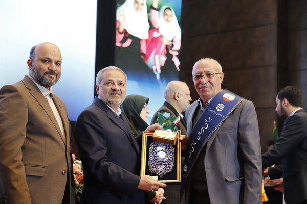 تکریم سازندگان فردای ایران