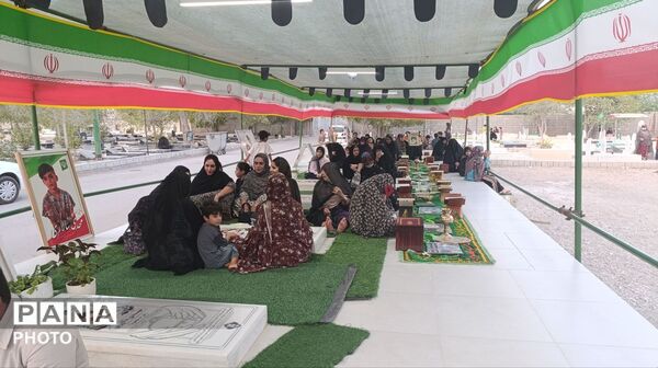 تجدید میثاق با منجی عالم در میدان شهدای میناب